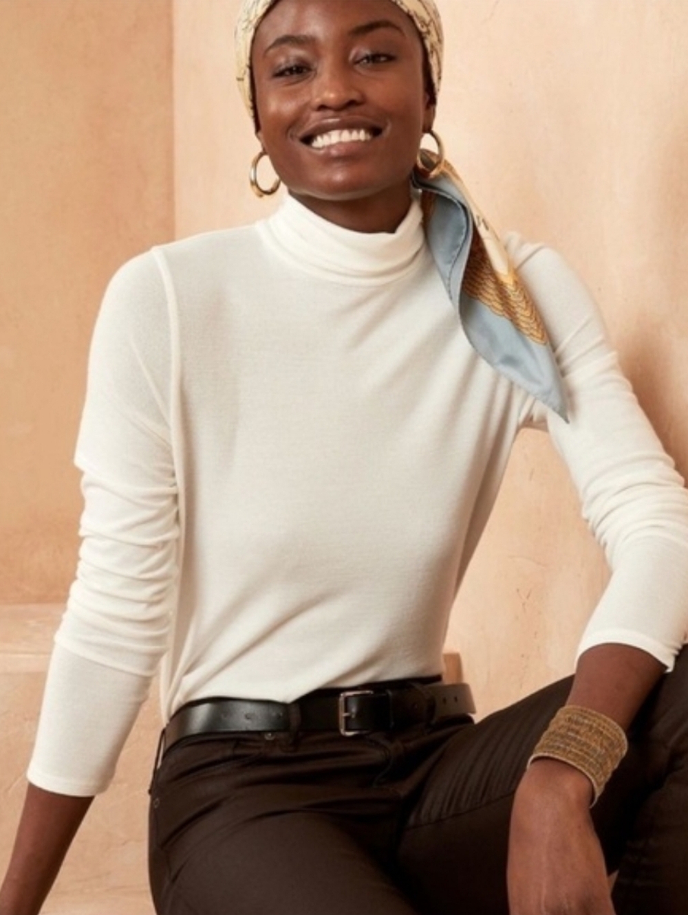 🌟7/25$ BANANA REPUBLIC Luxspun Ivory Turtleneck